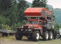 monster-jeep-camper-6x6.webp