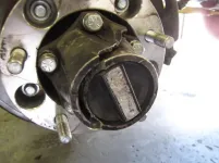 changing locking hubs 004.webp