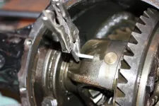pin screwed clamped.webp