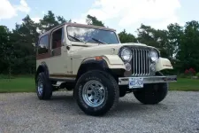 cream jeep.webp