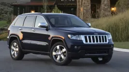 7b144%2F201618874%2F001-2012-jeep-grand-cherokee-1.webp