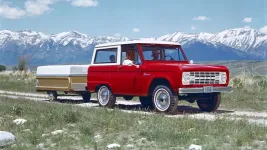 5e847874d8e2%2F201698073%2F1966_Ford_Bronco_wTrail.webp