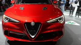 06-2018-alfa-romeo-stelvio-la-1.webp 06-2018-alfa-romeo-stelvio-la-1.webp