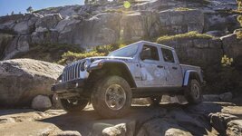 jeep-gladiator-rubicon-act-f34-2.jpg