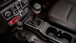 Jeep-Wrangler-manual-transmission.jpg