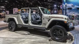 2020-jeep-gladiator-mojave-chicago-013.webp