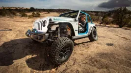 Jeep-Magneto-BEV-gnarly-wheel-travel.webp