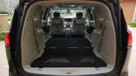 Chrysler-Pacifica-Stow-N-Go.webp