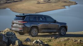 2021-Jeep-Grand-Cherokee-L-rear-action.jpg