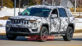 2022-Jeep-Grand-Cherokee-WL74-3.webp