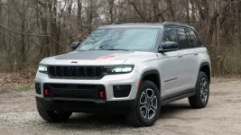 Jeep-Grand-Cherokee-Trailhawk-exterior-01.jpg.webp