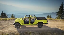 2023-jeep-gladiator-high-velocity-yellow-2.jpg