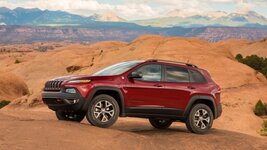 2017_jeep_cherokee_trailhawk.jpg