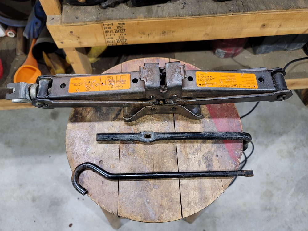 Scissor Jack and Mount for your CJ